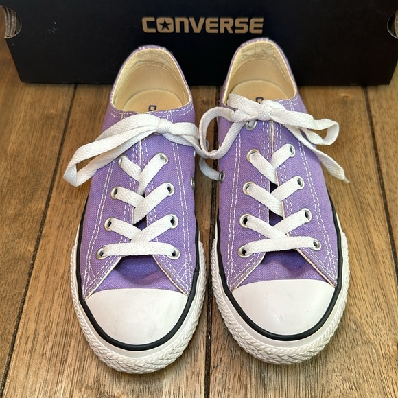 Converse Frozen Lilac Chuck Taylor All Star Junior's Ox Lace Up Low Top/Sz 1 - Picture 5 of 11